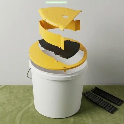 CatchAll's Bucket Lid Mouse Trap1
